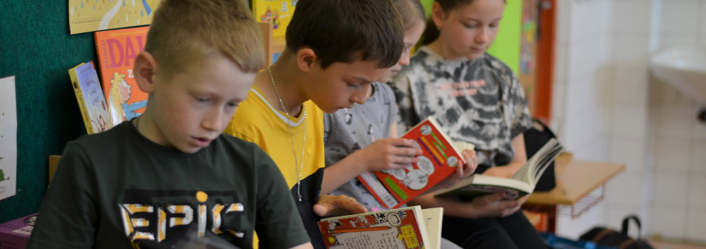 Triedne knižnice pomáhajú deťom nájsť knihu presne na mieru čitateľsky aj témou. 
